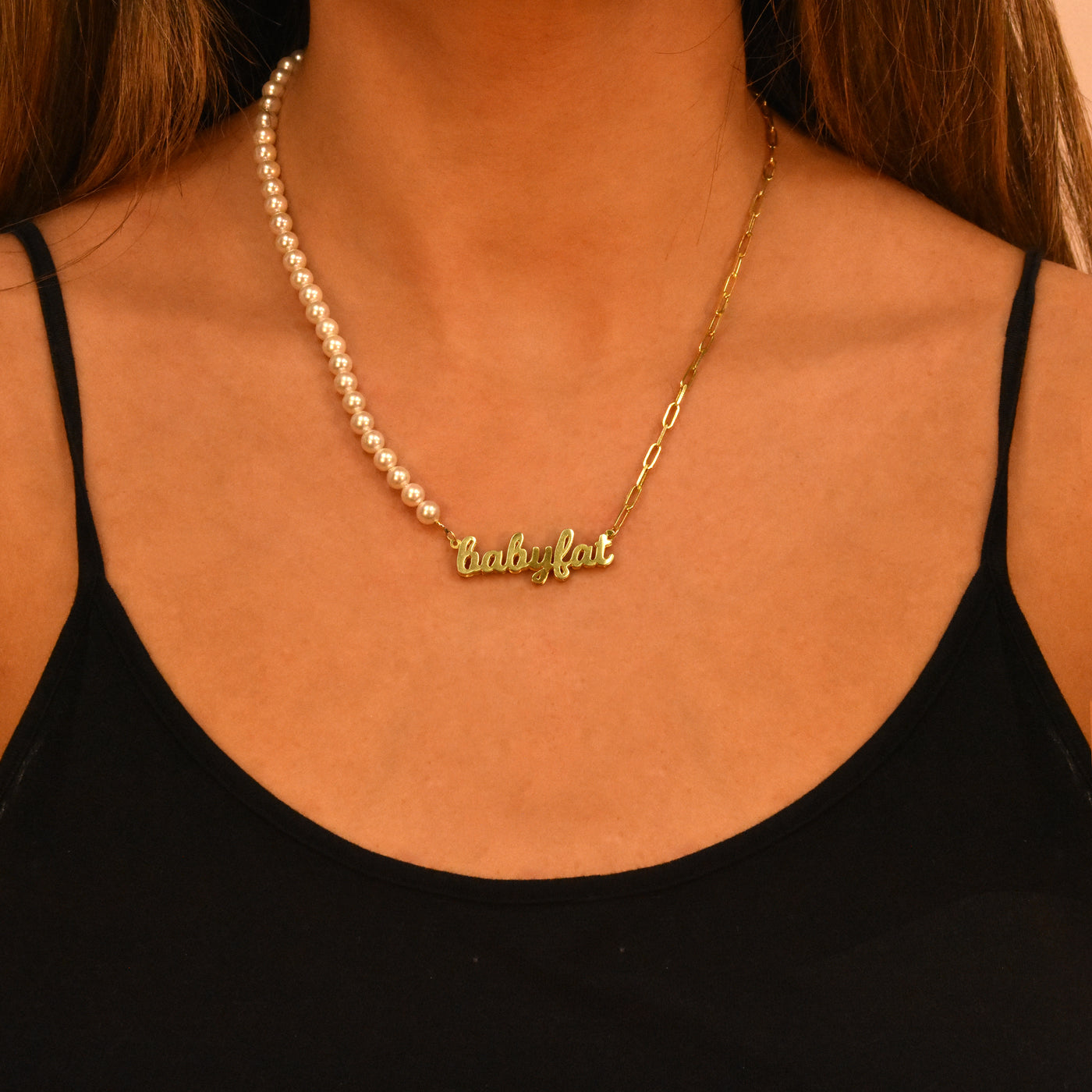 The Paperclip X Pearl Script Name Necklace